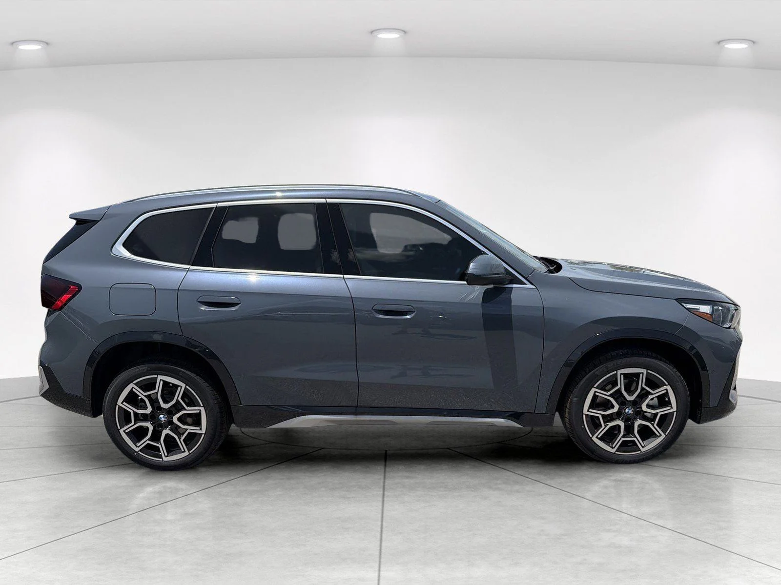 New 2026 Storm Bay Metallic BMW xDrive28i image 3