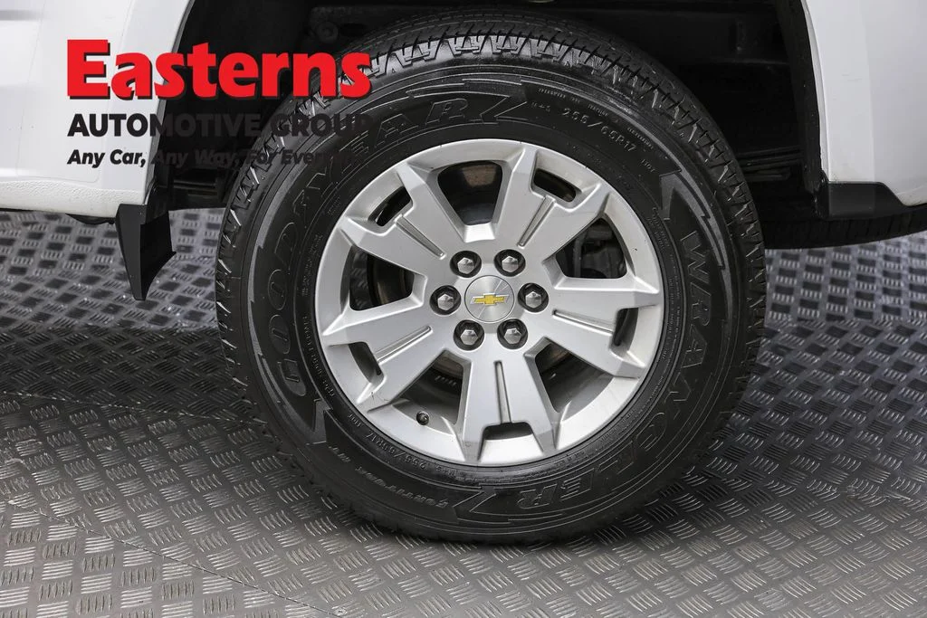 Used 2022 White Chevrolet LT image 8