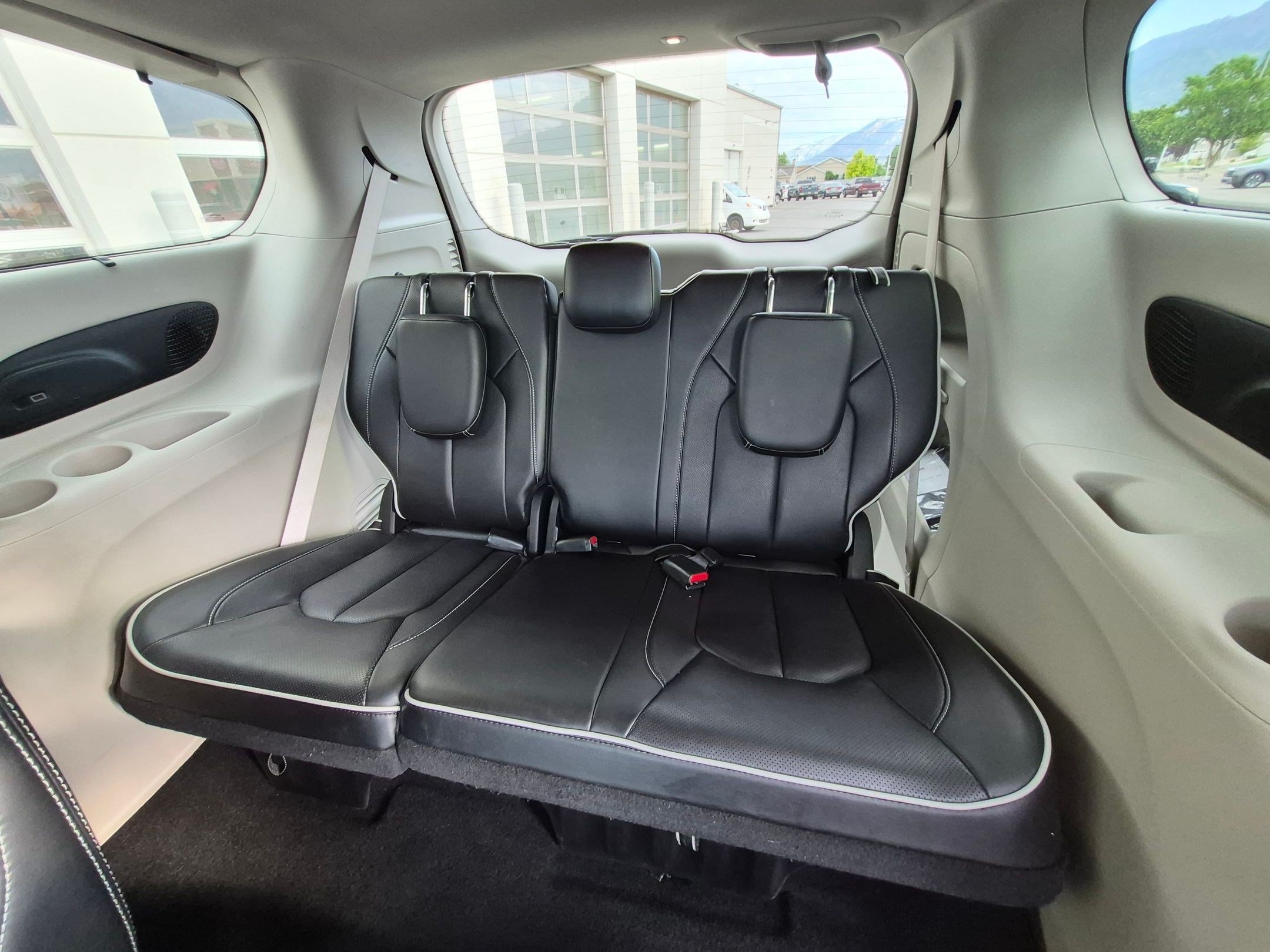 2024 Chrysler Pacifica Limited - Photo 31