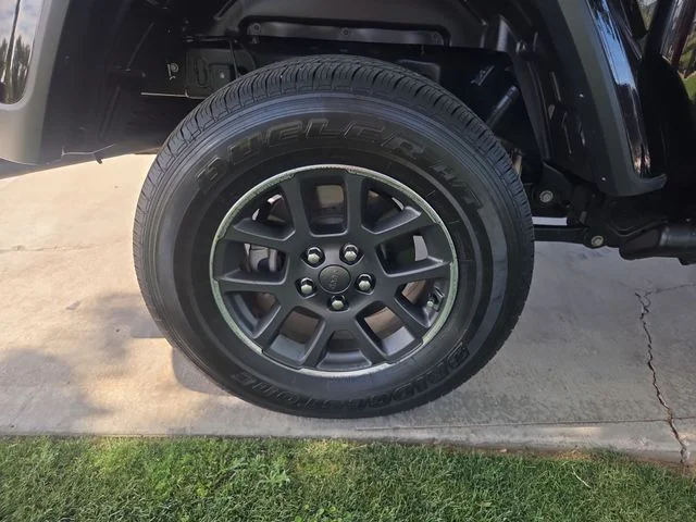 Used 2020 Black Jeep Overland image 25