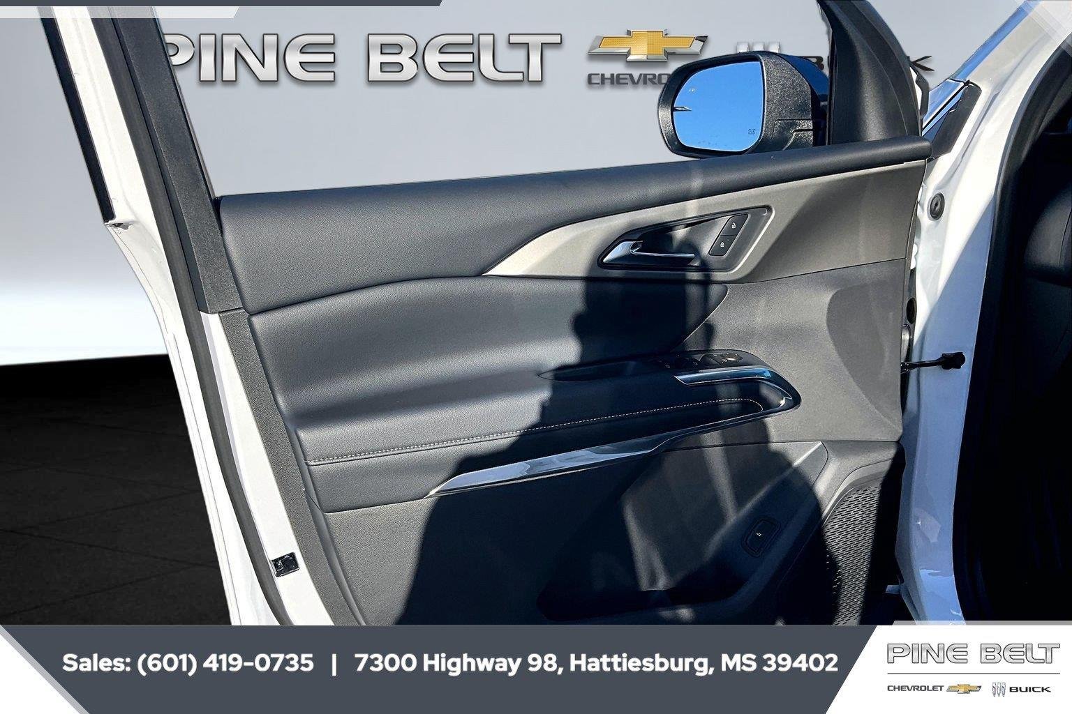 2027 Chevrolet Traverse LT - Photo 17