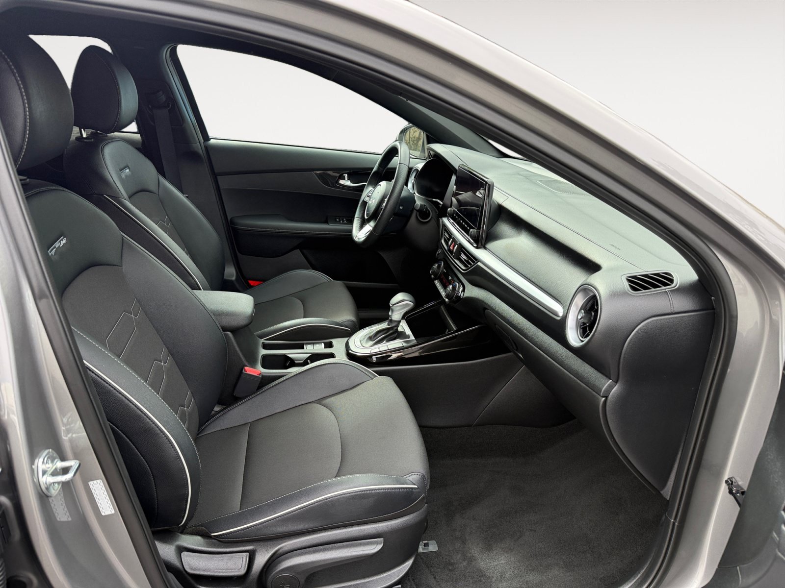 Used 2023 Steel Gray KIA GT-Line image 19