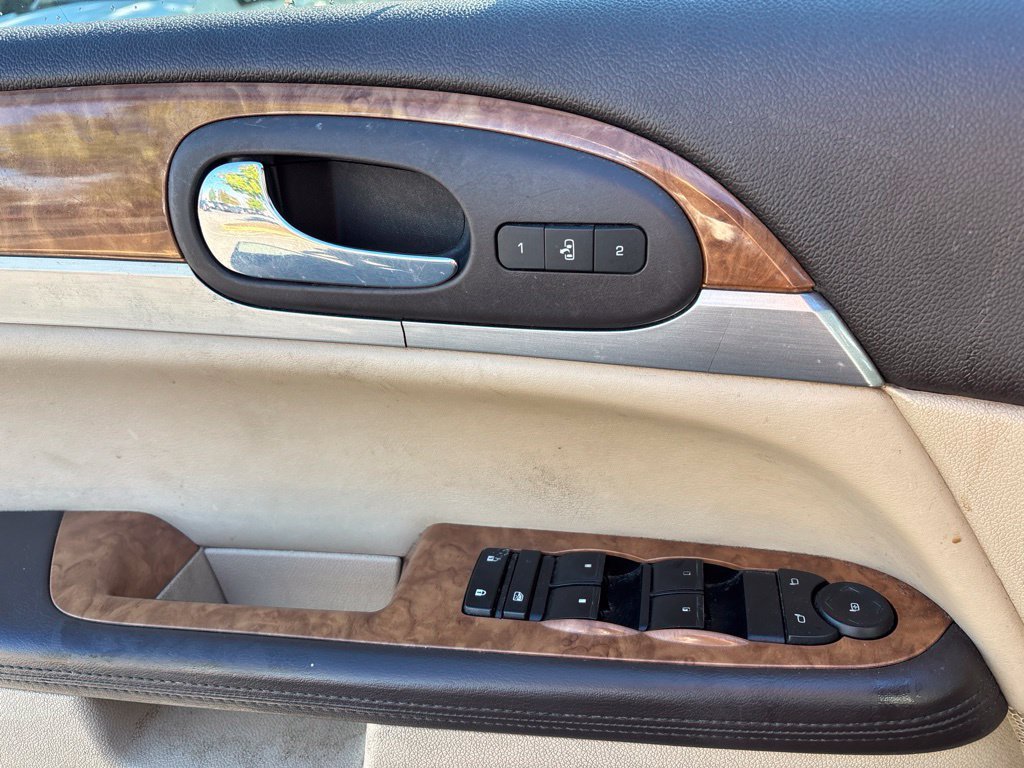 Used 2011  Buick CXL image 14