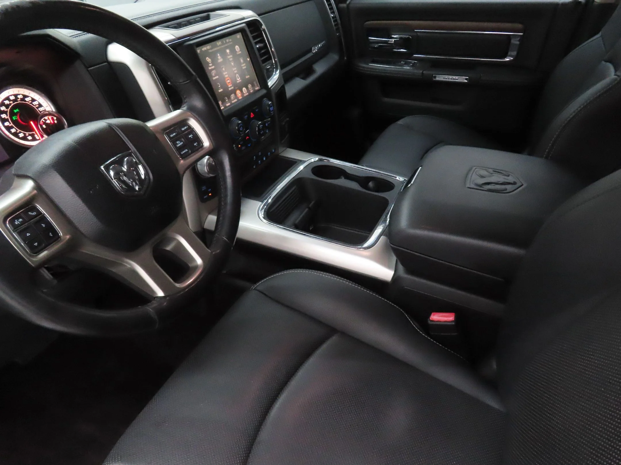 Used 2017 Silver Ram Laramie image 20