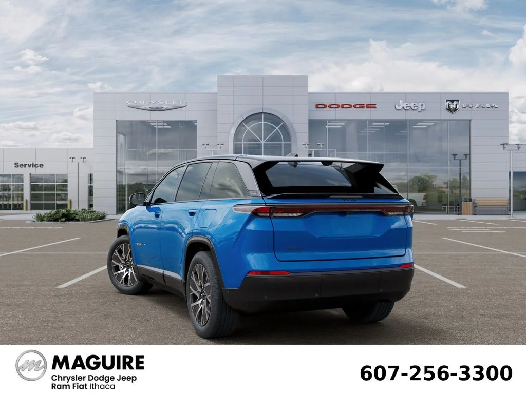 New 2025 Hydro Blue Pearl-Coat Exterior Paint Jeep Limited image 3