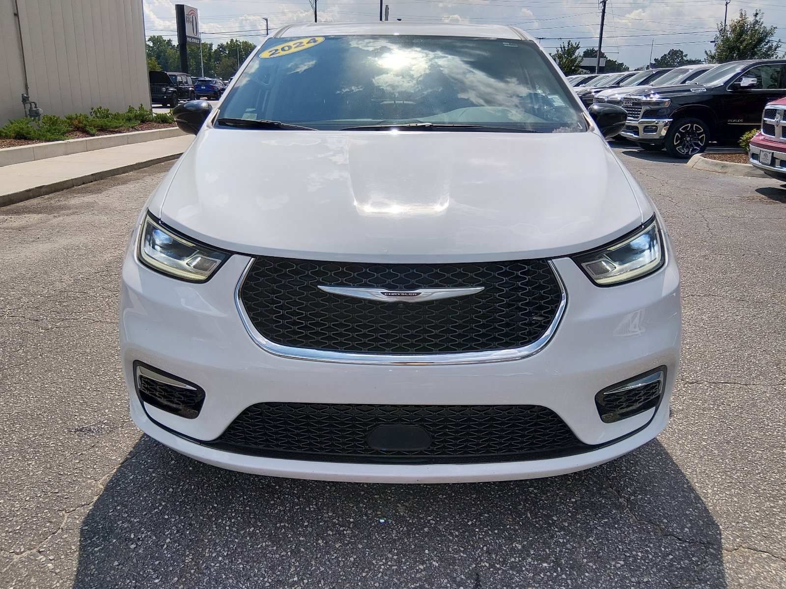 Certified Used 2024 Bright White Clear Coat Chrysler Touring L image 8
