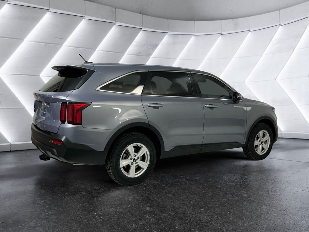 Used 2022 Silver Kia LX image 4