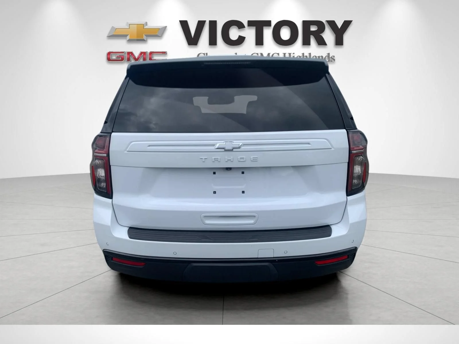 Used 2023 Summit White Chevrolet Z71 image 4