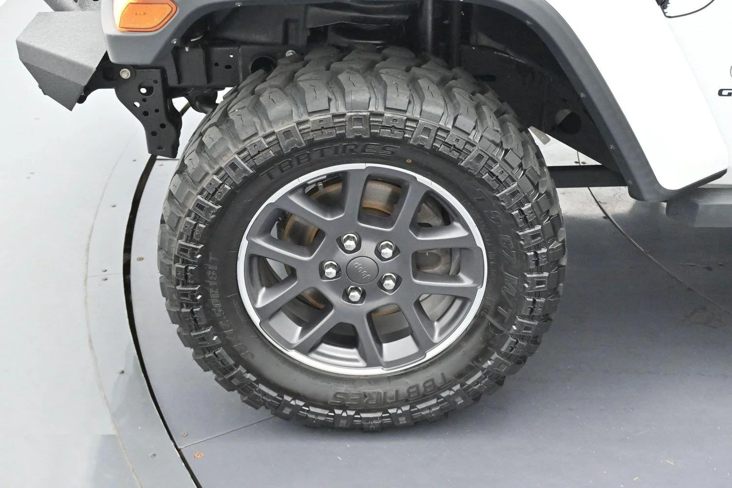 Used 2020 Bright White Clearcoat Jeep Overland image 29