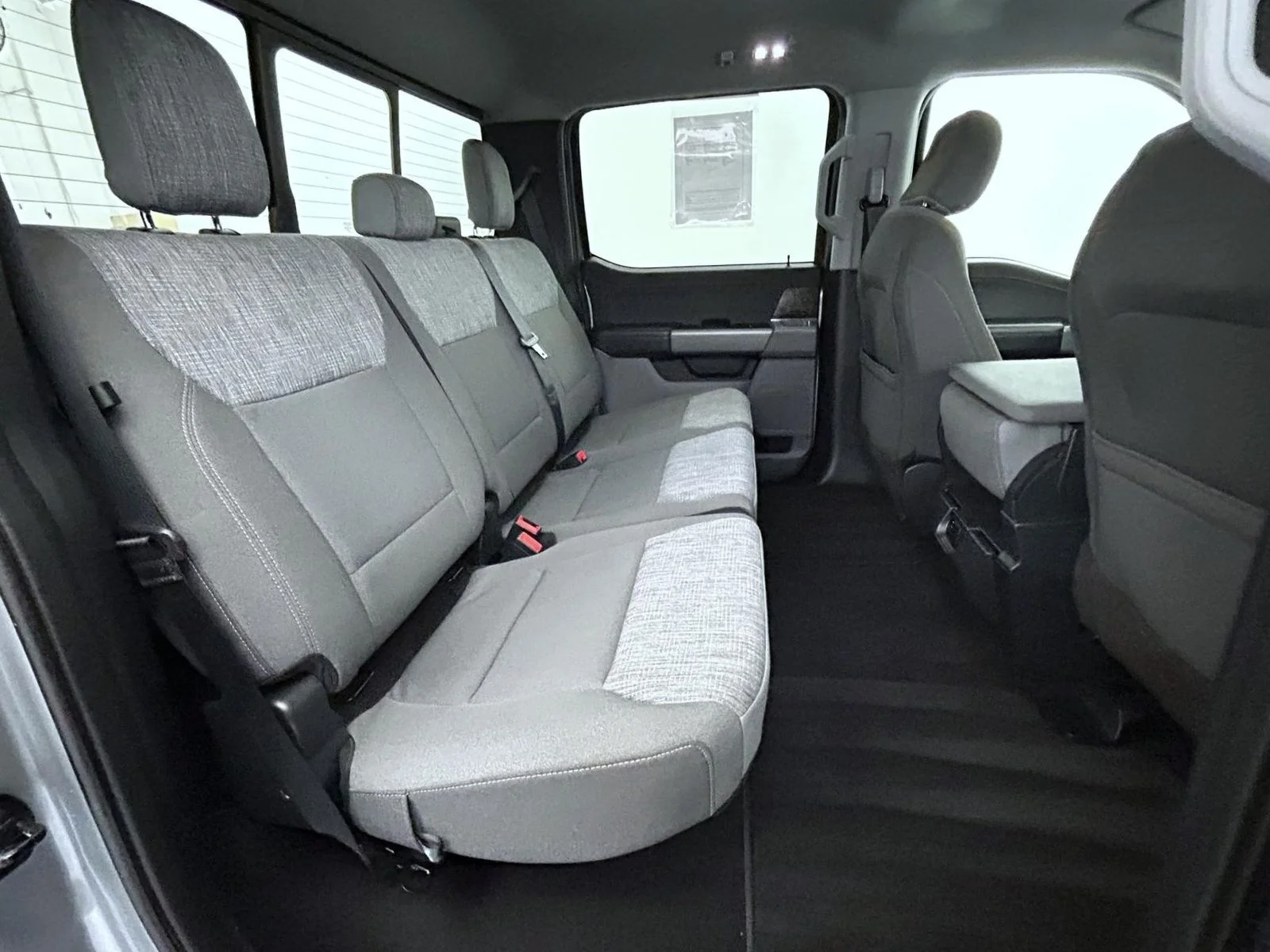 Used 2023 Silver Ford XLT image 18