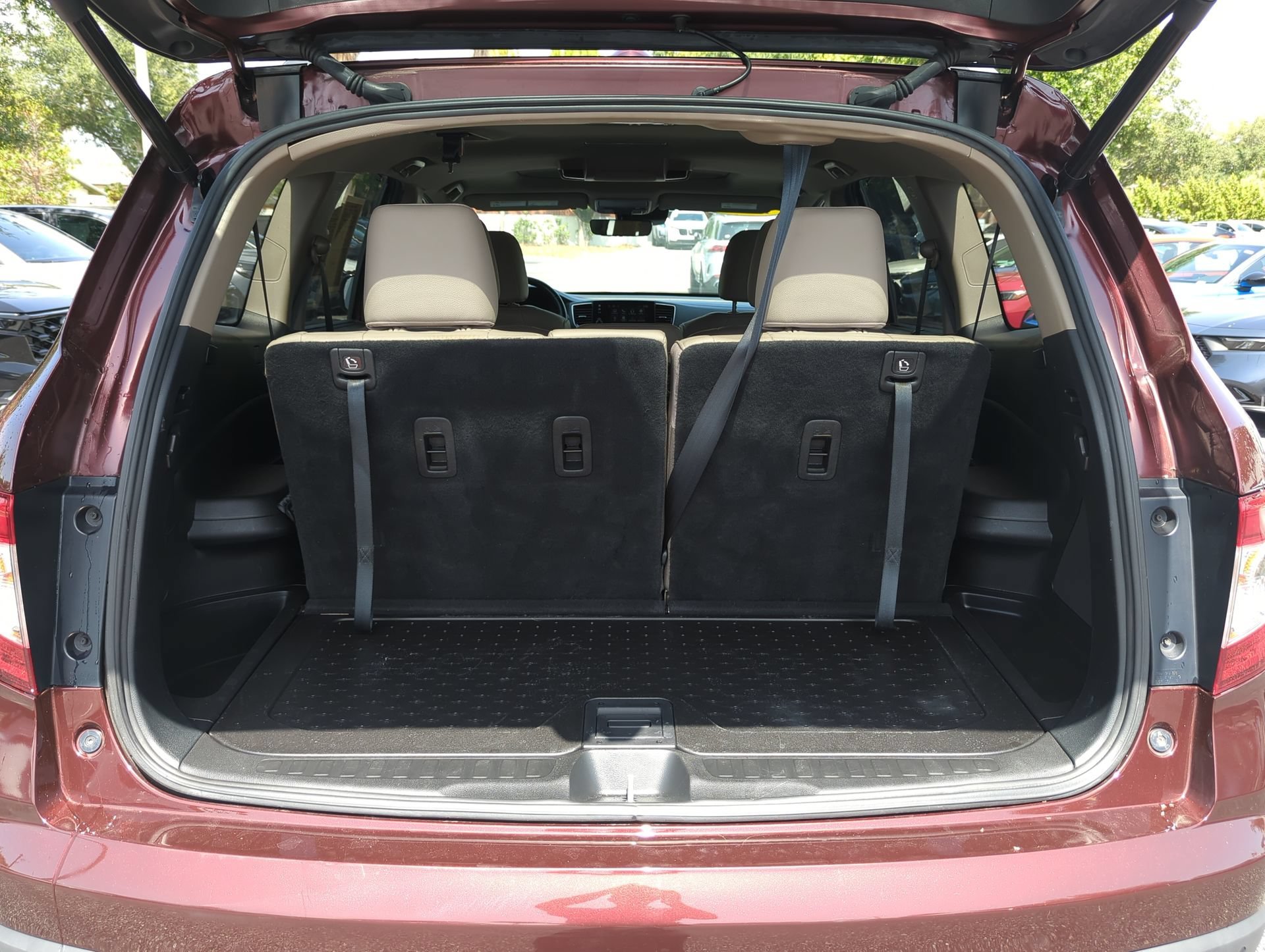 Used 2022 Deep Scarlet Pearl Honda Touring 8-Passenger image 13