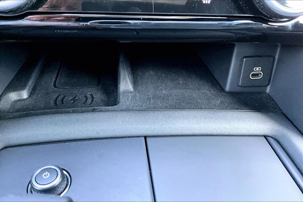 Used 2025 Blue Land Rover Dynamic SE image 25