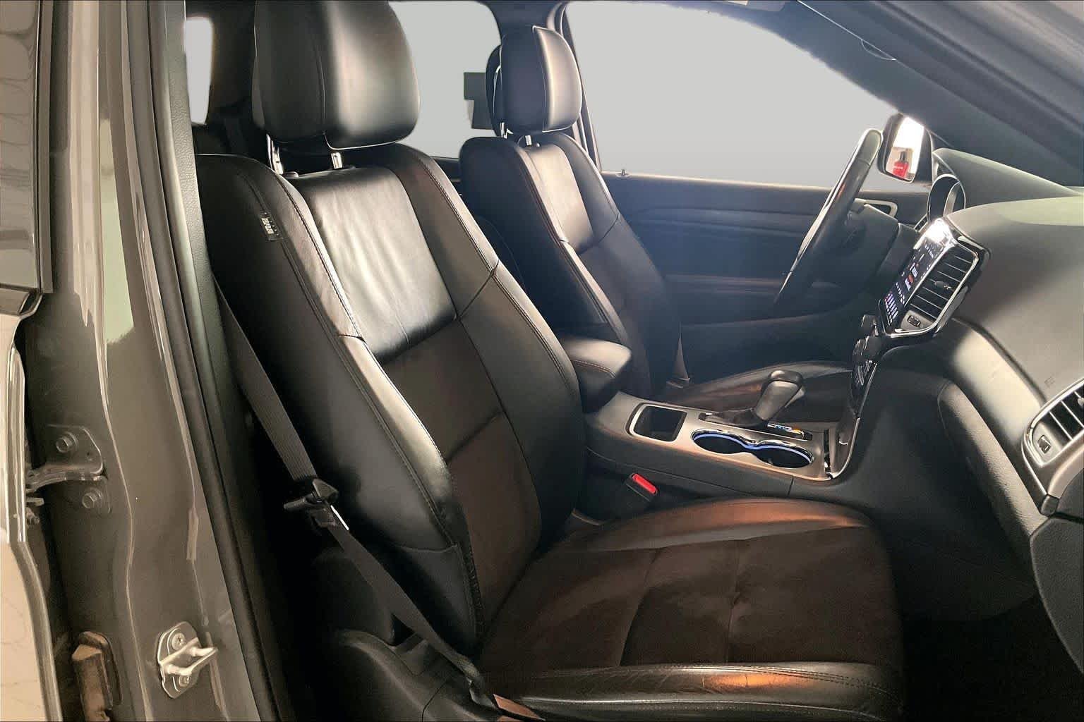 Used 2020 Sting-Gray Clearcoat Jeep Altitude image 8