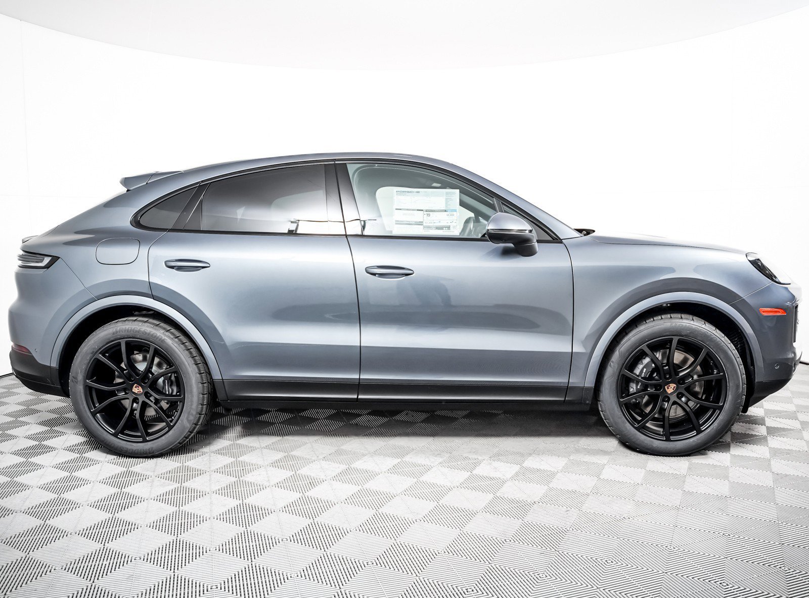 New 2026 VANADIUM GREY Porsche Coupe image 9