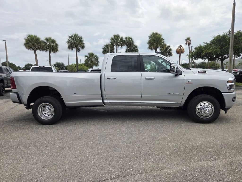 New 2026 Silver-Zynith Exterior Paint RAM Laramie image 5