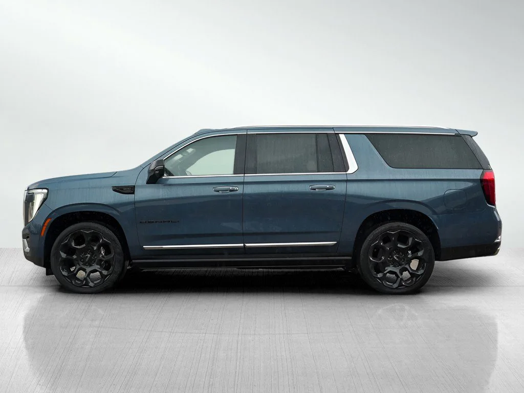 2026 GMC Yukon XL Denali - Photo 3