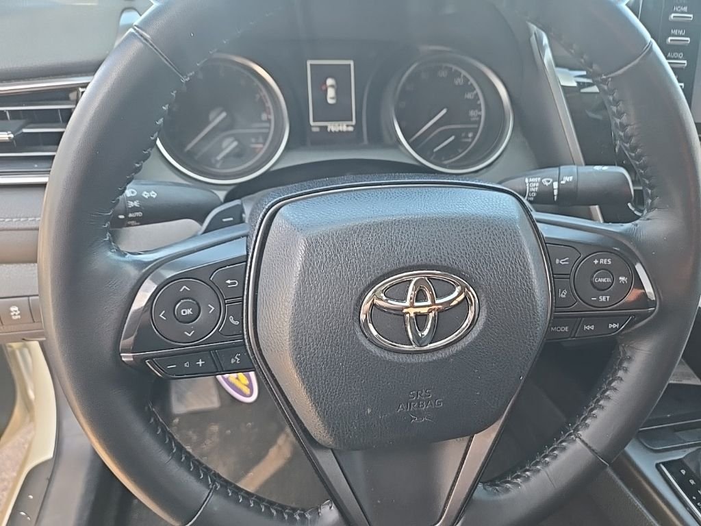 Used 2022 White Toyota SE image 11