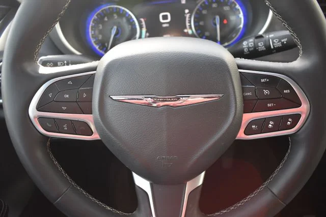Used 2025 Black Chrysler Select image 23
