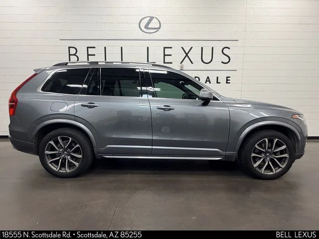 Used 2018 Gray Volvo T6 Momentum image 3