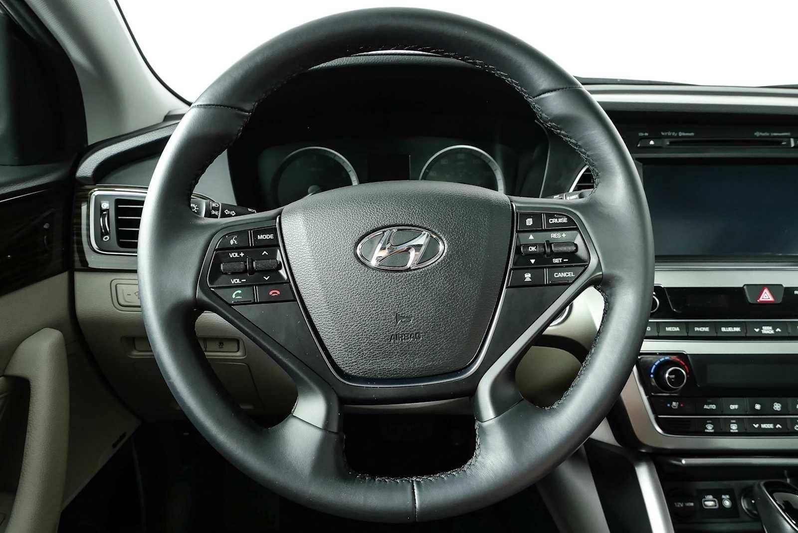 Used 2017 Symphony Silver Hyundai Limited image 9