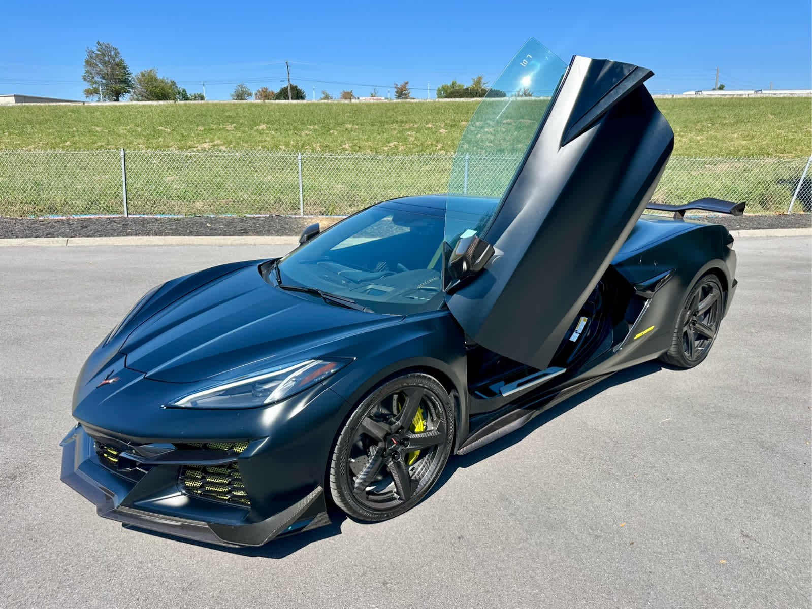Used 2023 Black Chevrolet 3LZ image 28