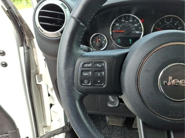 Used 2018 White Jeep Unlimited Sahara image 22