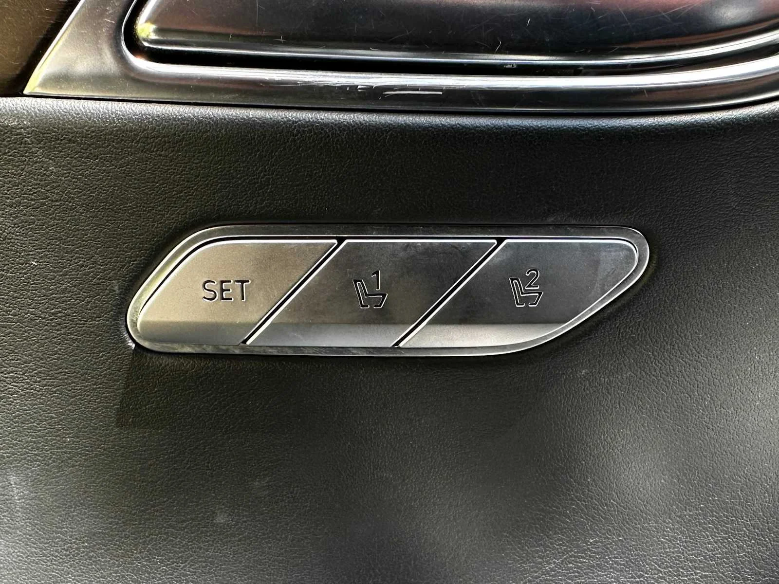 Used 2021  Genesis NA image 19
