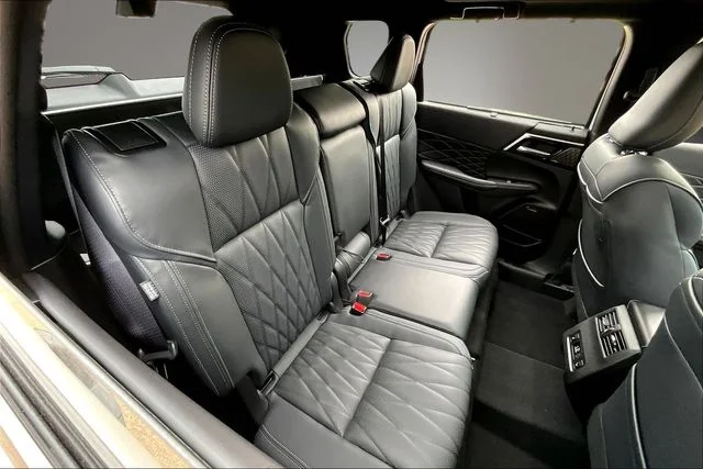 New 2026 White Mitsubishi Black Edition image 10