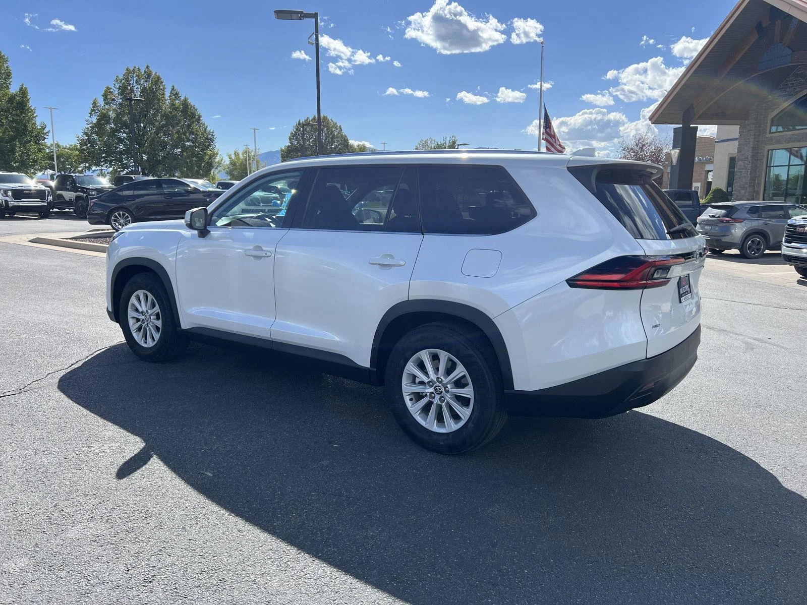 2025 Toyota Grand Highlander XLE - Photo 3