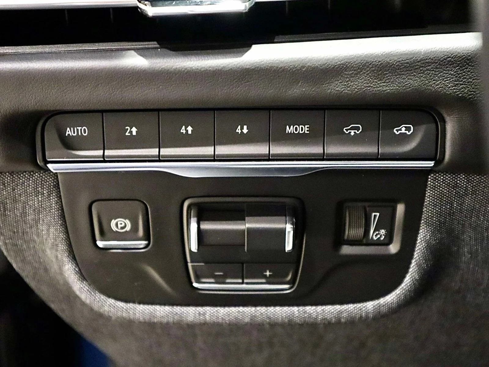 Used 2025 Deep Sea Metallic Cadillac 4WD Sport Platinum image 32