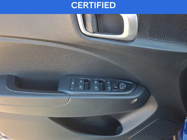 Used 2022 Blue Hyundai SE image 12