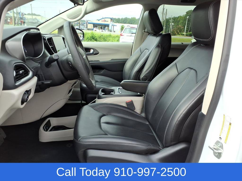 Used 2024 White Chrysler Touring L image 9