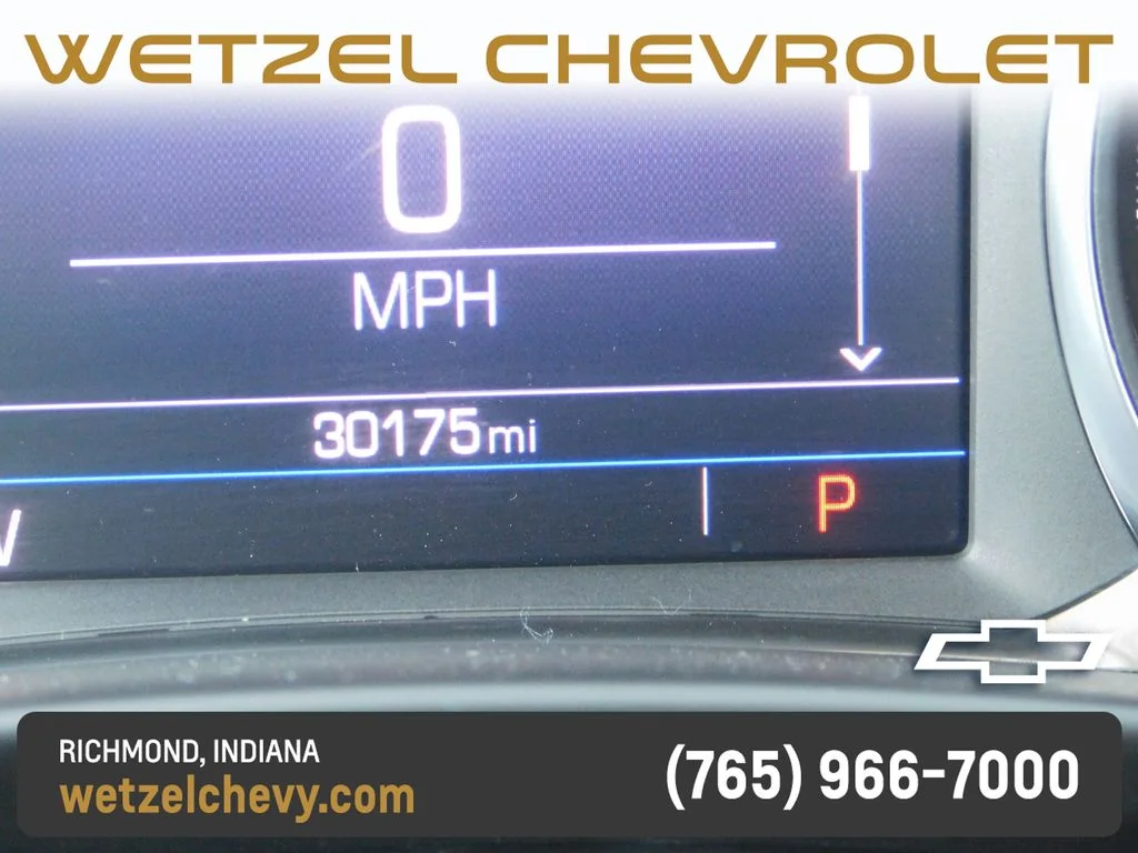 Used 2022 Black GMC SLE image 31