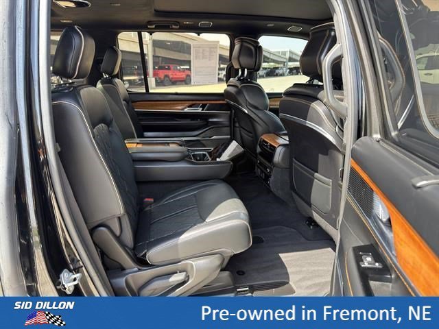 Used 2023 Diamond Black Crystal Pearlcoat Jeep Series III image 21