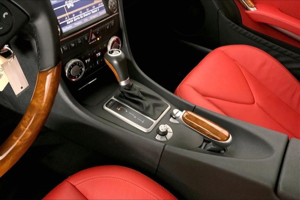 Used 2010  Mercedes-Benz SLK 350 image 19