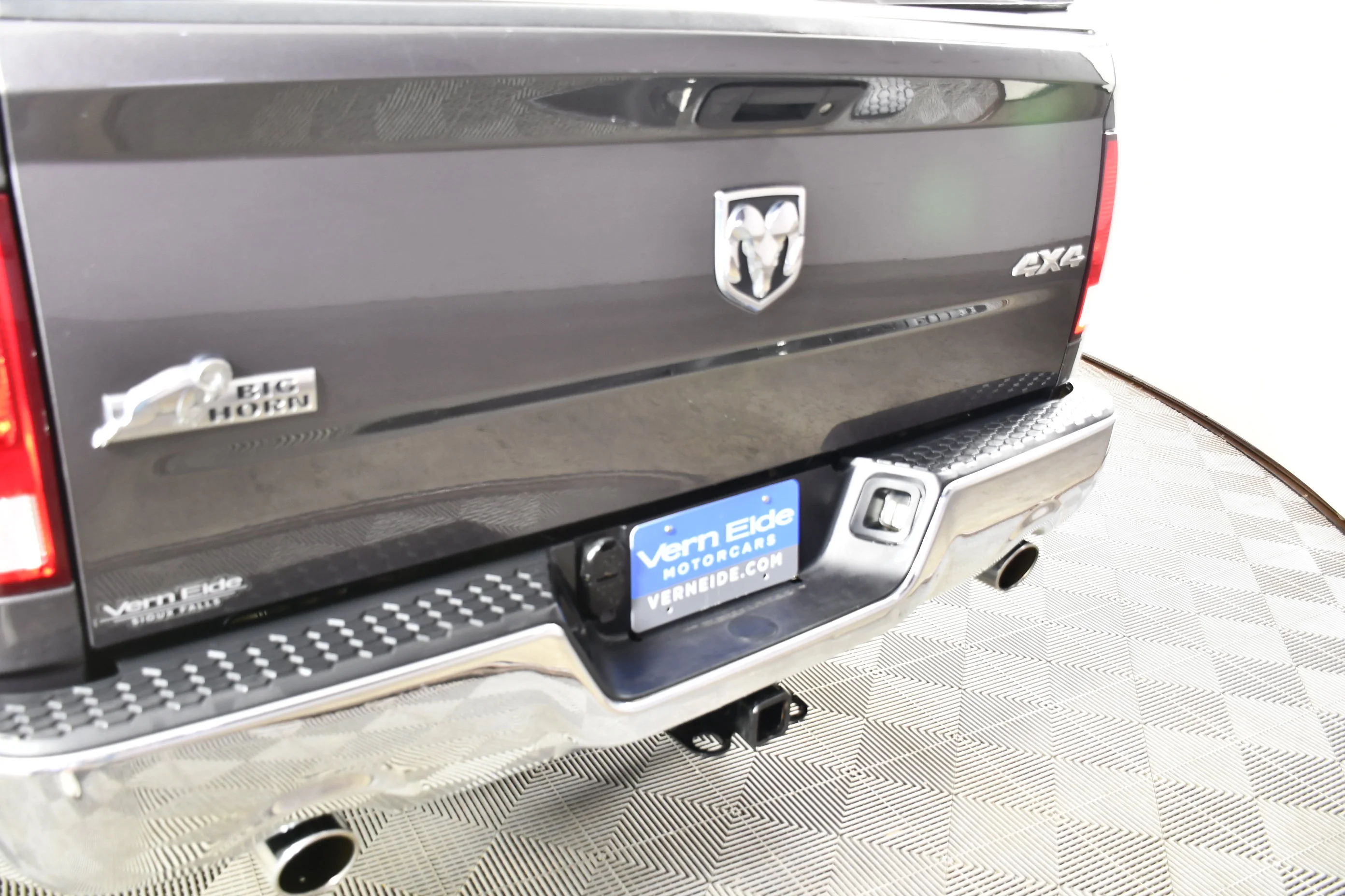 Used 2016 Granite Crystal Metallic Clearcoat Ram Big Horn image 15
