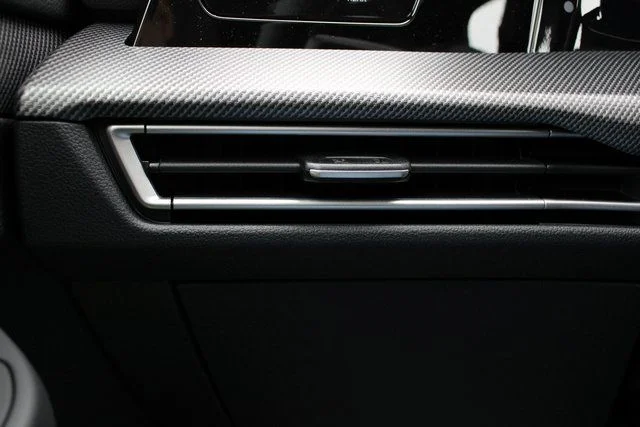 2026 Volkswagen Golf GTI SE - Photo 10