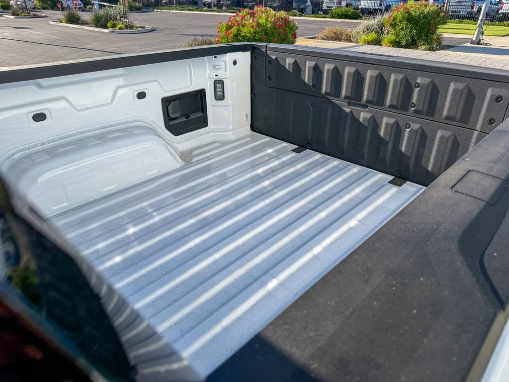 New 2026 Summit White GMC Elevation Extended Range image 25