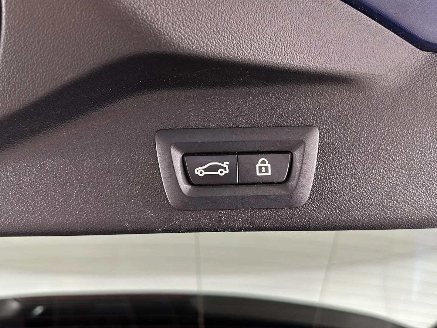 Used 2022 Phytonic Blue Metallic BMW xDrive40i image 33