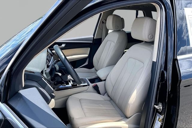 Used 2024  Audi 40 Premium Plus image 27