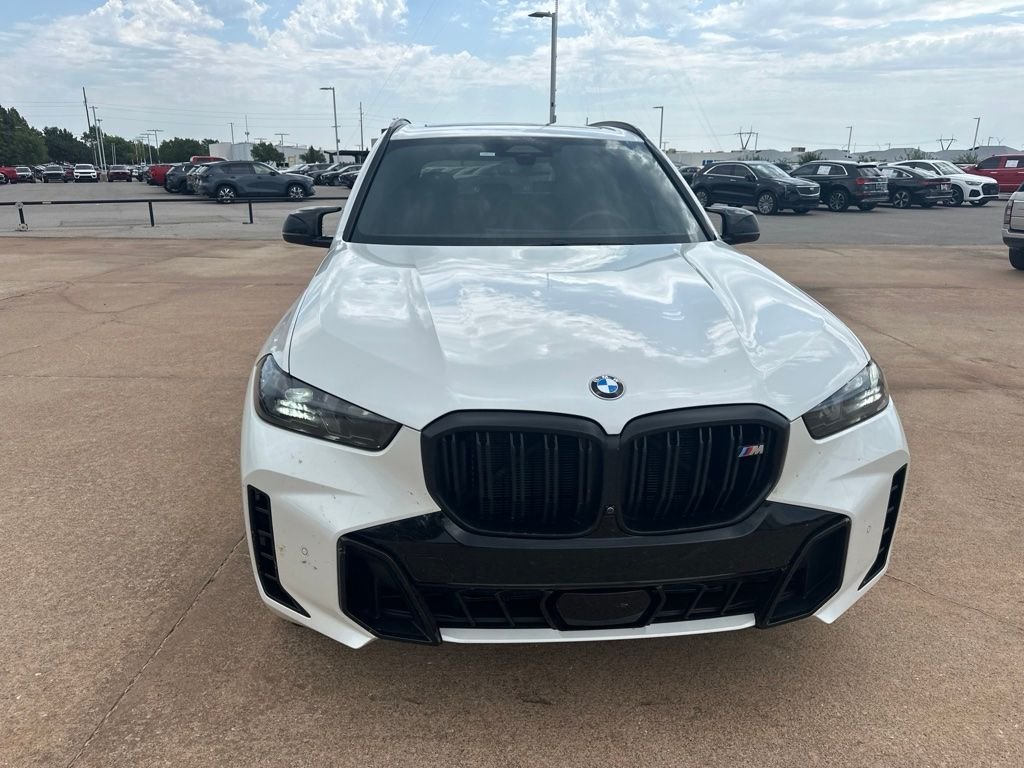 Used 2025 White BMW M60i image 7