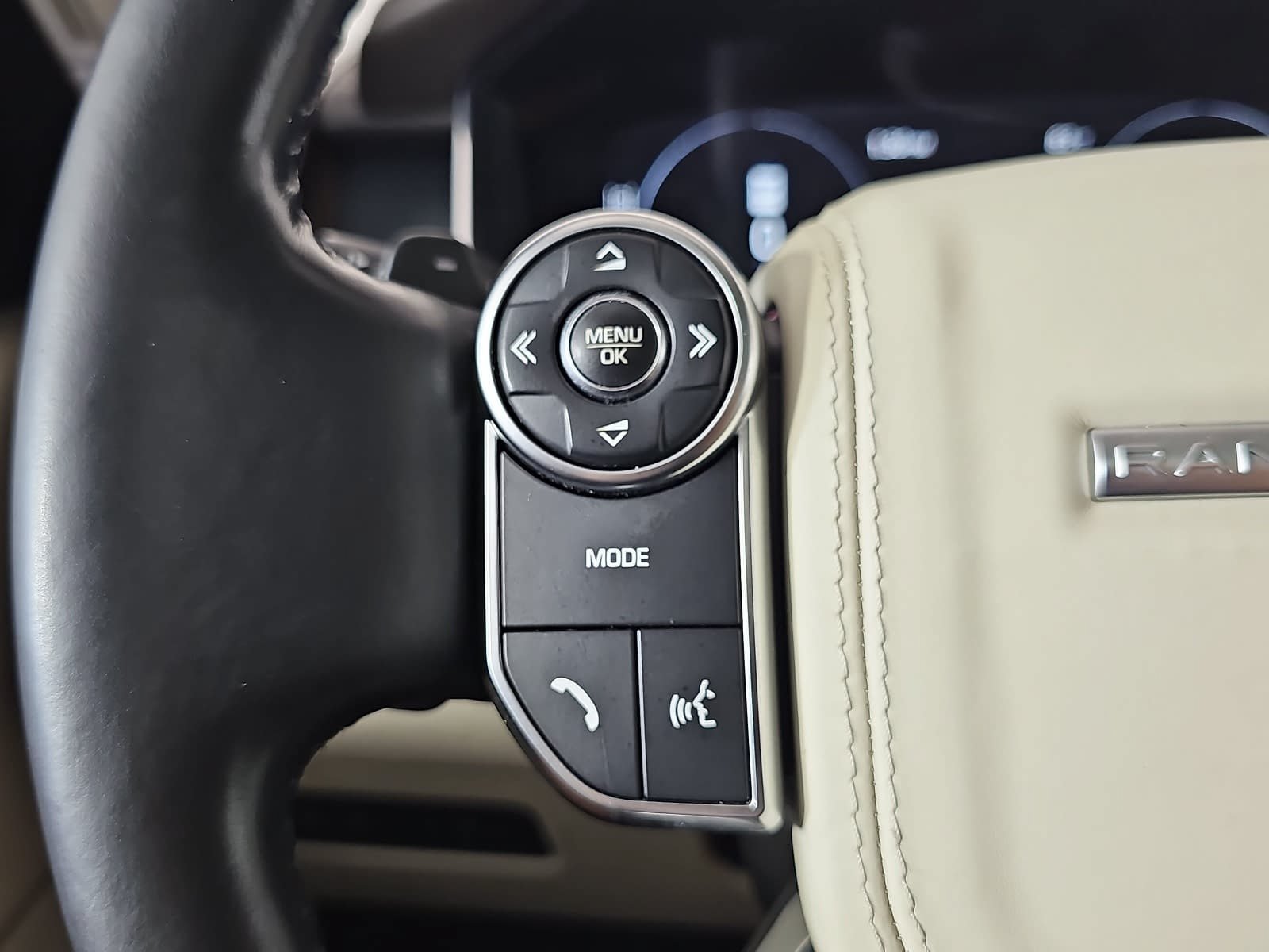 Used 2017 Black Land Rover 5.0L V8 Supercharged image 17