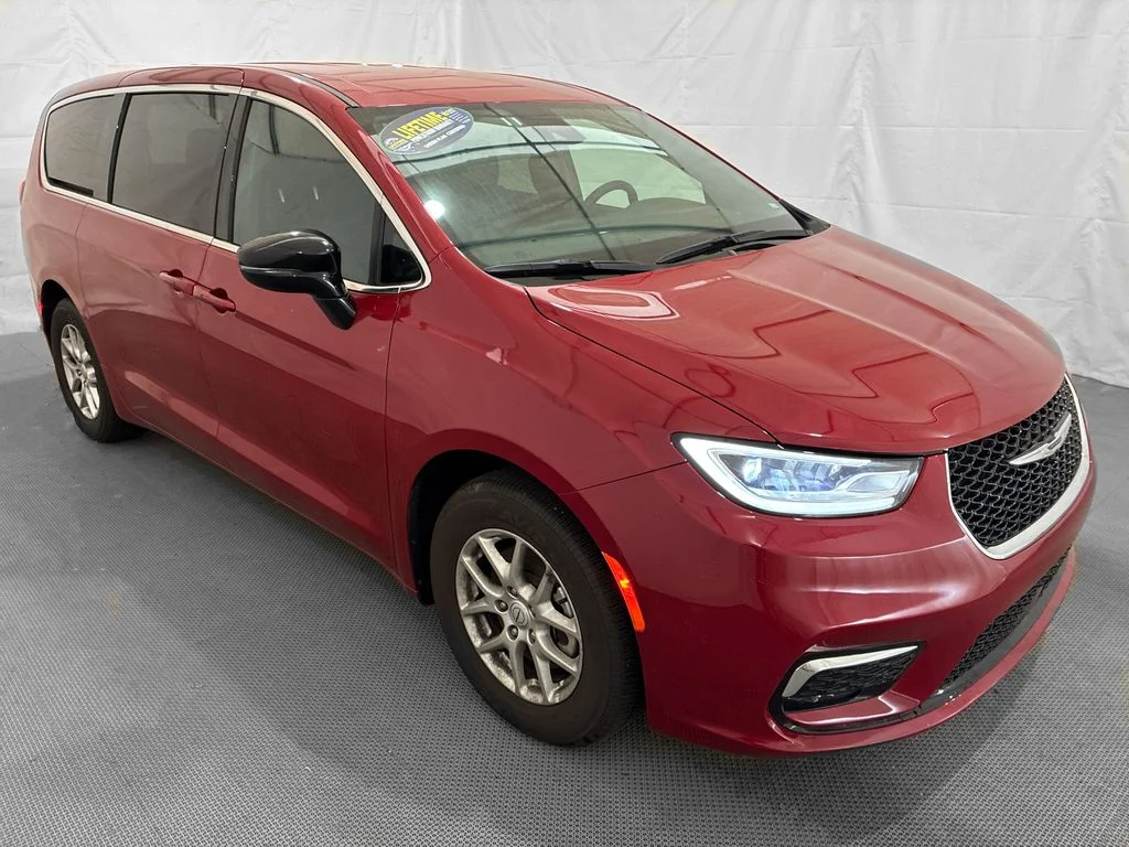 Used 2026 Red Chrysler Select image 10