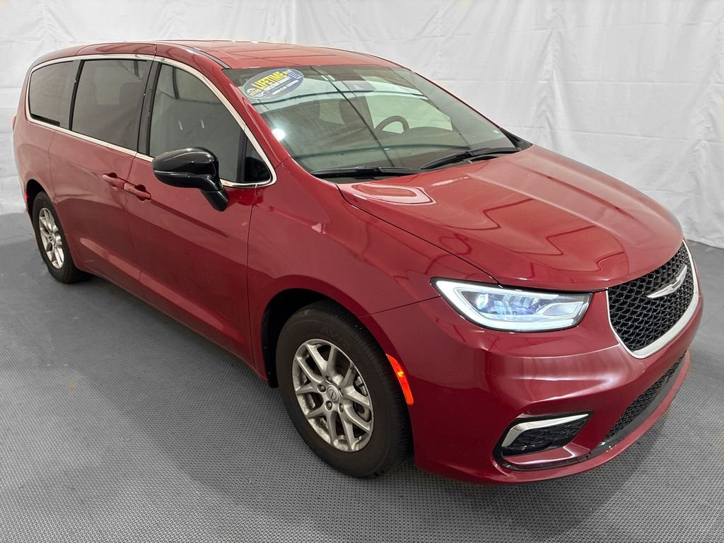 Used 2026 Red Chrysler Select image 10