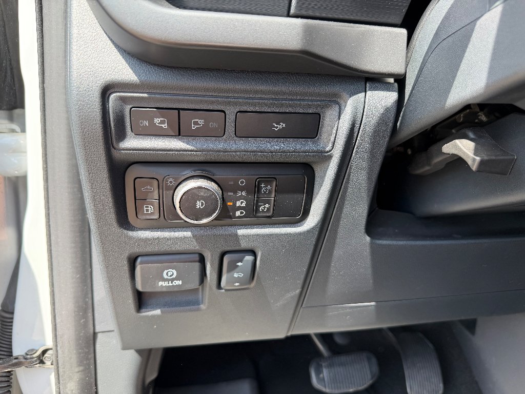 Used 2024 Gray Ford XLT image 27