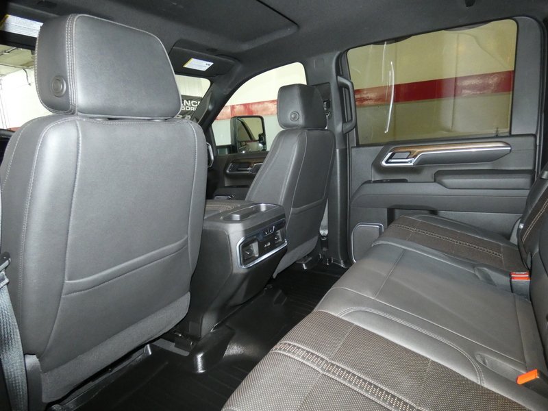 Used 2025 BLACK Chevrolet Crew Cab 159" High Country Dsl image 26