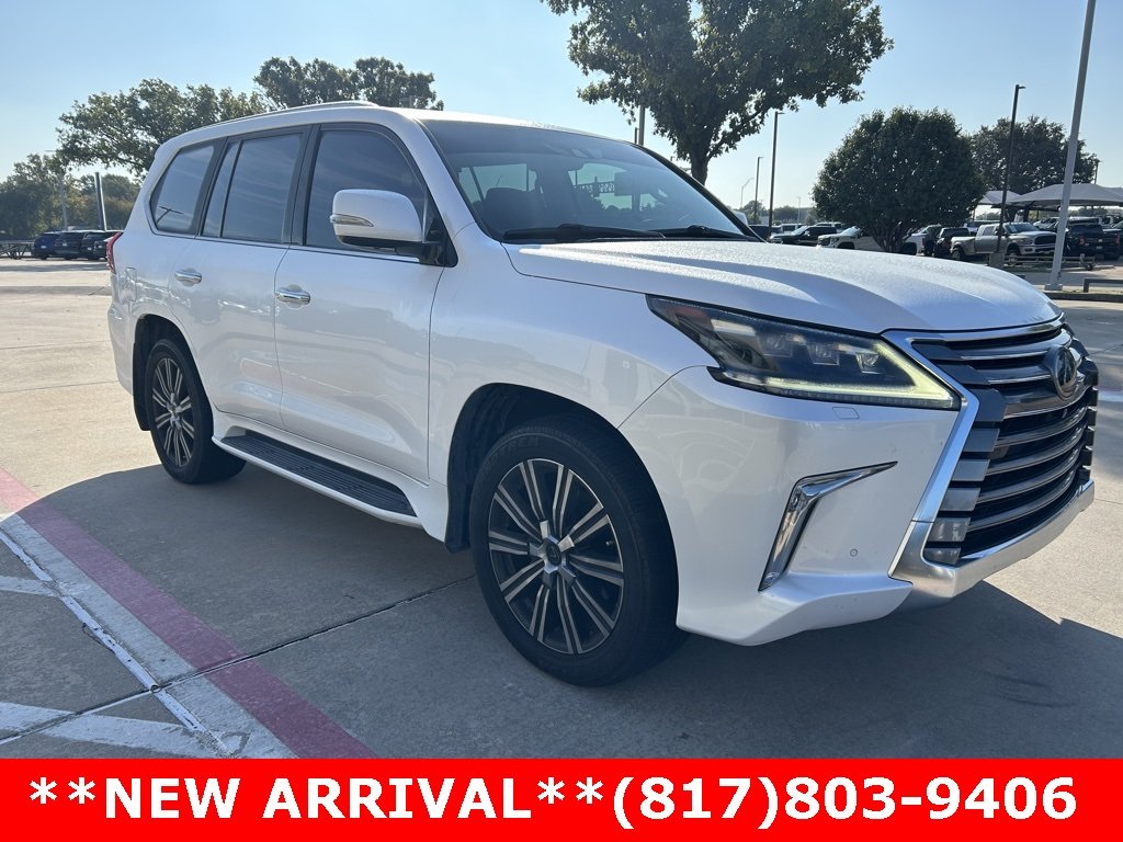 2021 Lexus LX 570 photo 3