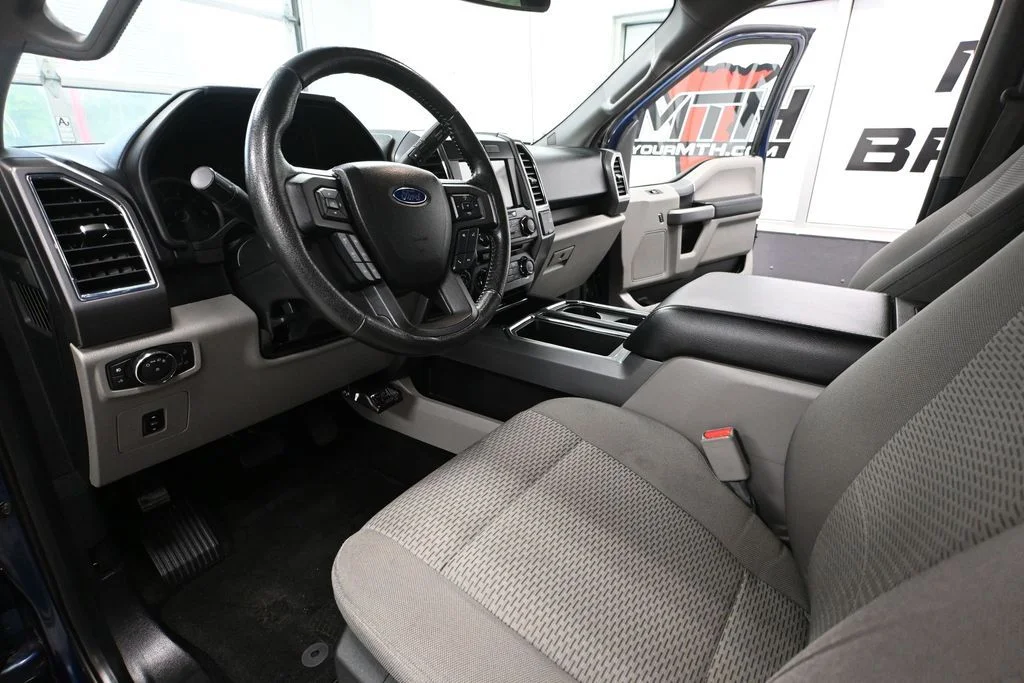 Used 2016 Blue Ford XLT image 25