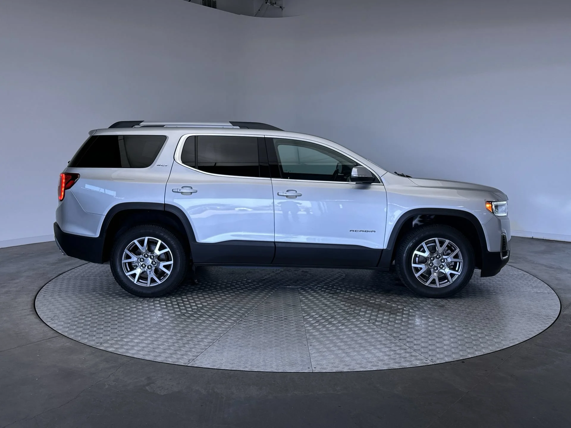 2020 GMC Acadia SLT - Photo 10