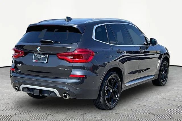 Used 2020 Gray BMW xDrive30i image 2